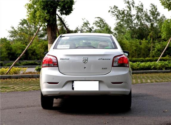 宝骏630 2013款 1.5L 自动精英型 外观   正后