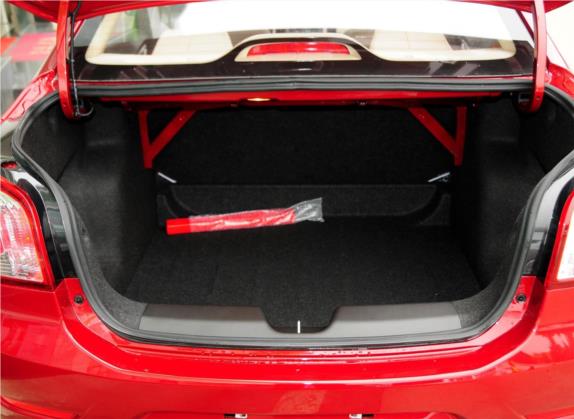 宝骏630 2013款 1.5L 手动标准型 车厢座椅   后备厢