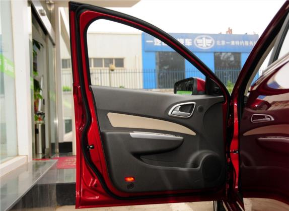 宝骏630 2013款 1.5L 手动标准型 车厢座椅   前门板
