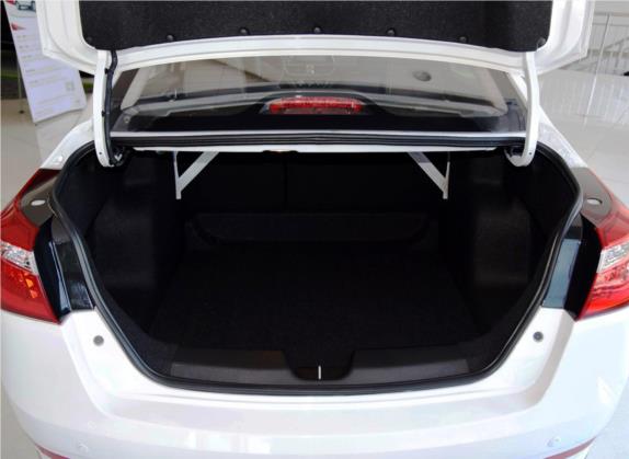 宝骏630 2016款 1.5L 自动舒适型 车厢座椅   后备厢