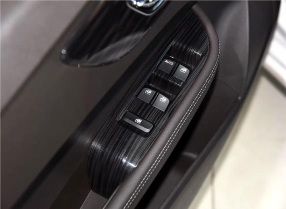 宝骏630 2016款 1.5L 自动舒适型 车厢座椅   门窗控制
