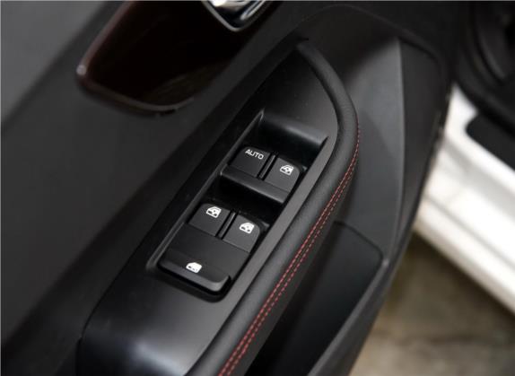 宝骏630 2016款 1.5L 手动标准型 车厢座椅   门窗控制
