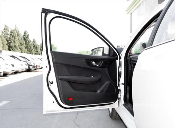 宝骏630 2016款 1.5L 手动精英型 车厢座椅   前门板