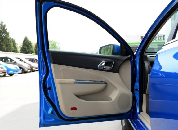 宝骏610 2014款 1.5L 自动豪华型 车厢座椅   前门板
