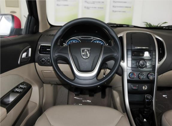 宝骏610 2014款 1.5L 手动标准型 中控类   驾驶位