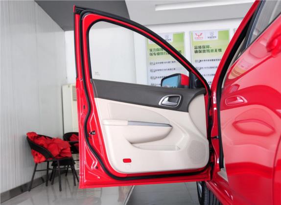 宝骏610 2014款 1.5L 手动标准型 车厢座椅   前门板