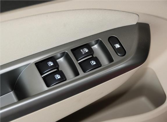 宝骏610 2014款 1.5L 手动标准型 车厢座椅   门窗控制