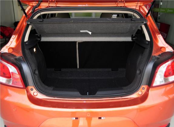 宝骏610 2014款 1.5L 手动舒适型 车厢座椅   后备厢