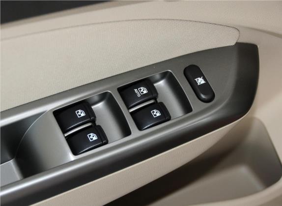 宝骏610 2014款 1.5L 手动舒适型 车厢座椅   门窗控制