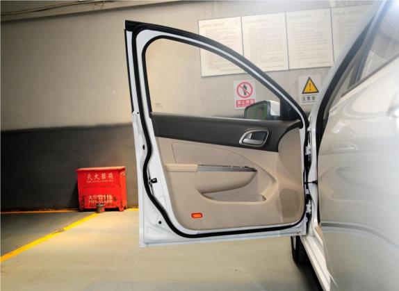 宝骏610 2014款 1.5L 自动舒适型 车厢座椅   前门板
