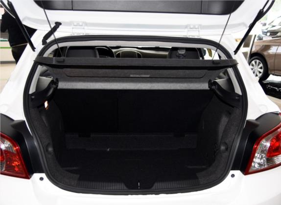 宝骏610 2014款 CROSS 1.5L 手动舒适型 车厢座椅   后备厢