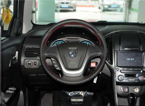 宝骏610 2014款 CROSS 1.5L 自动豪华型 中控类   驾驶位