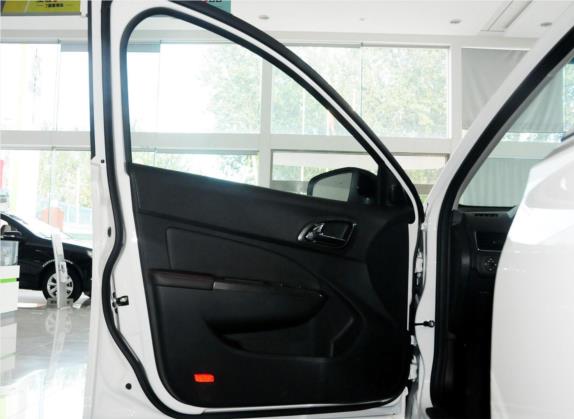 宝骏610 2014款 CROSS 1.5L 自动豪华型 车厢座椅   前门板