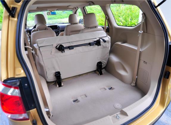 宝骏730 2014款 1.5L 手动豪华型 7座 车厢座椅   后备厢