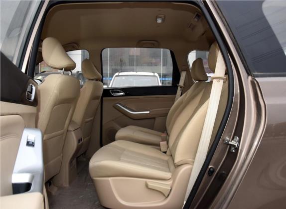 宝骏730 2014款 1.5L 手动标准型 7座 车厢座椅   后排空间