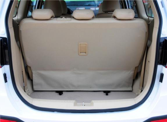 宝骏730 2014款 1.5L 手动舒适型 7座 车厢座椅   后备厢
