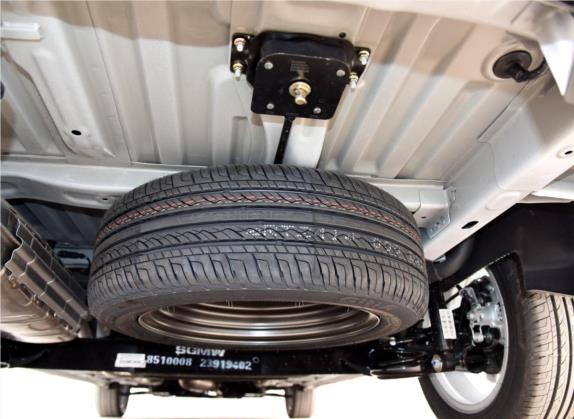 宝骏730 2014款 1.5L 手动舒适ESP版 7座 其他细节类   备胎