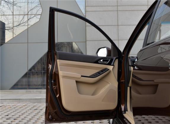 宝骏730 2014款 1.5L 手动豪华导航ESP版 7座 车厢座椅   前门板