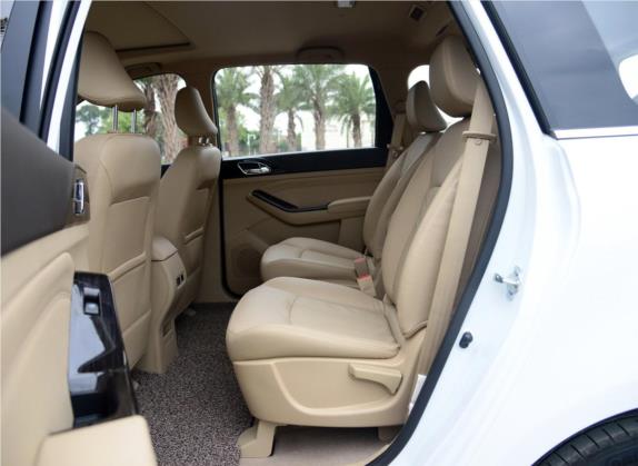 宝骏730 2015款 1.8L 手动豪华导航ESP版 7座 车厢座椅   后排空间