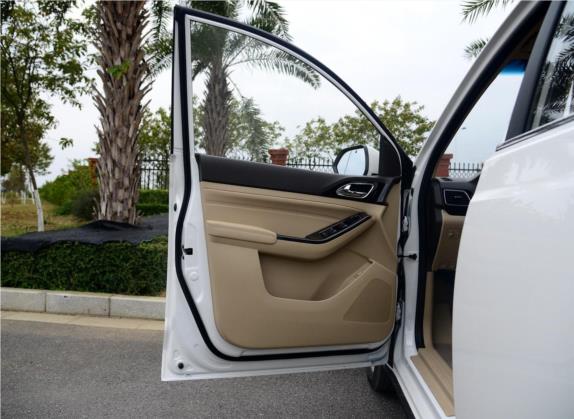 宝骏730 2015款 1.8L 手动豪华导航ESP版 7座 车厢座椅   前门板