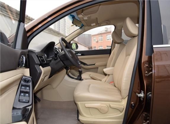 宝骏730 2015款 1.8L 手动舒适ESP版 7座 车厢座椅   前排空间
