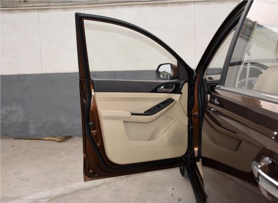 宝骏730 2015款 1.8L 手动舒适ESP版 7座 车厢座椅   前门板