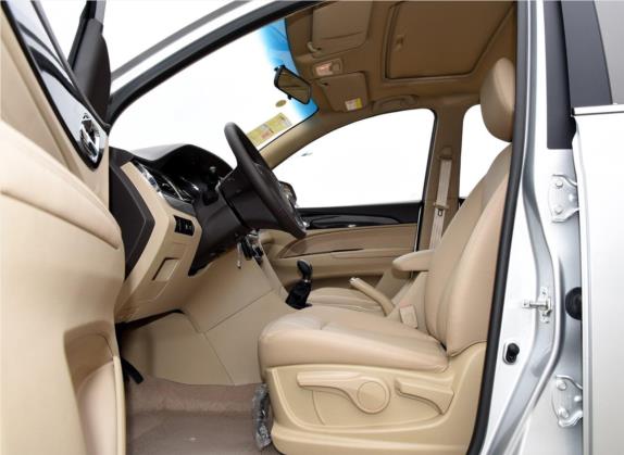 宝骏730 2016款 1.8L 手动豪华型 7座 车厢座椅   前排空间