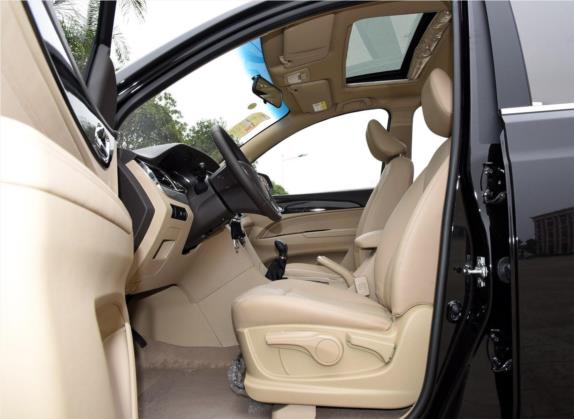 宝骏730 2016款 1.5L 手动豪华型 7座 车厢座椅   前排空间