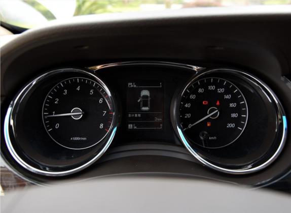 宝骏730 2016款 1.8L 手动舒适型 7座 中控类   仪表盘