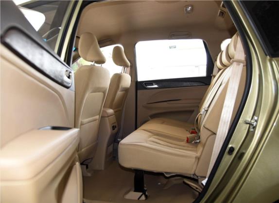 宝骏730 2016款 1.5L 手动标准型 5座 车厢座椅   后排空间