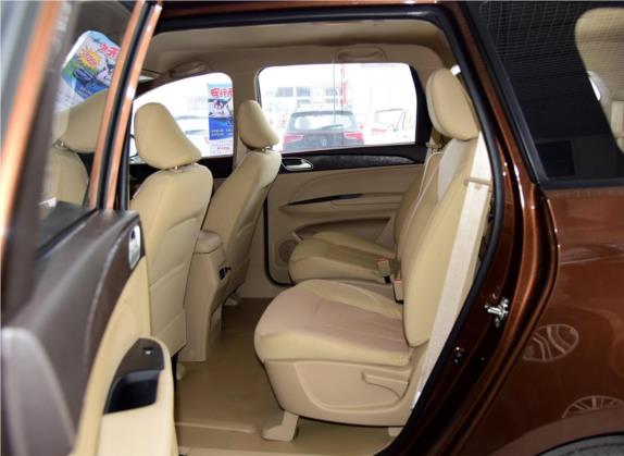 宝骏730 2016款 1.5L 手动标准型 7座 车厢座椅   后排空间