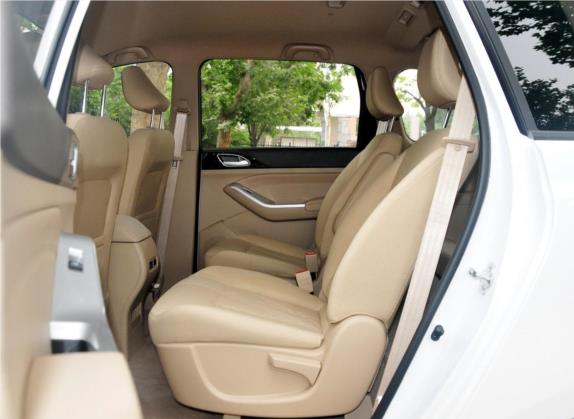 宝骏730 2016款 1.5L 手动超值型 7座 国V 车厢座椅   后排空间