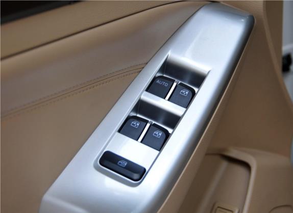 宝骏730 2016款 1.5L 手动超值型 7座 国V 车厢座椅   门窗控制