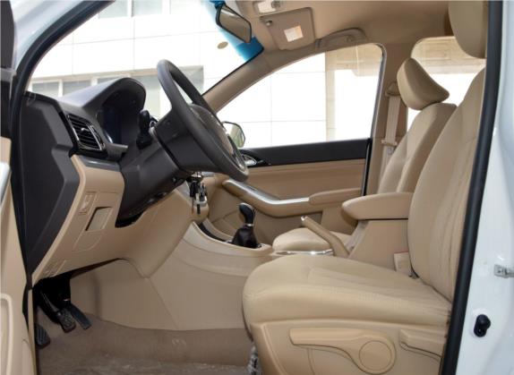 宝骏730 2016款 1.5L 手动超值型 5座 国V 车厢座椅   前排空间