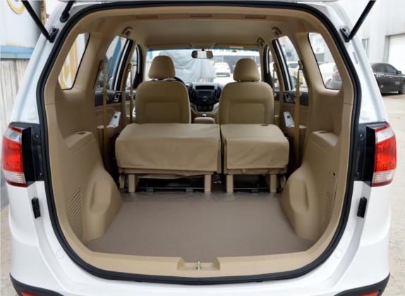 宝骏730 2016款 1.5L 手动超值型 5座 国V 车厢座椅   后备厢