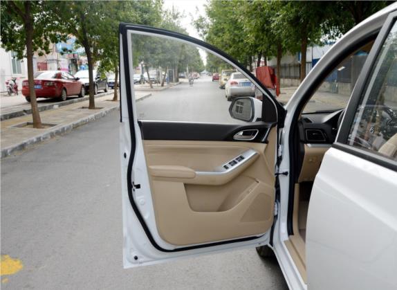宝骏730 2016款 1.5L 手动超值型 5座 国V 车厢座椅   前门板