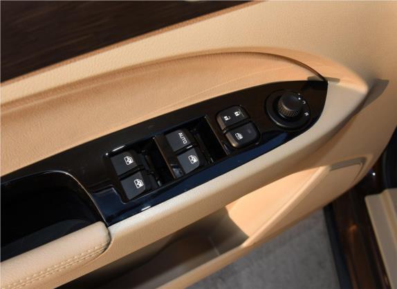 宝骏730 2016款 1.5T 手动标准型 7座 车厢座椅   门窗控制