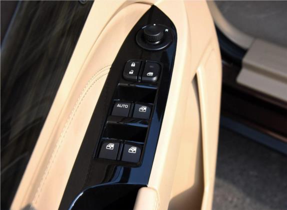 宝骏730 2016款 1.8L iAMT舒适型 7座 车厢座椅   门窗控制