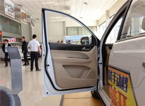 宝骏730 2016款 1.8L iAMT豪华型 7座 车厢座椅   前门板