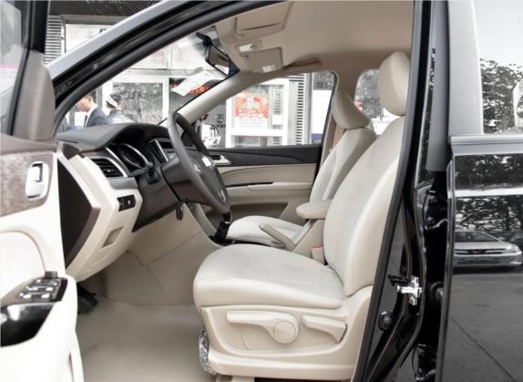 宝骏730 2016款 改款 1.5L 手动标准型 5座 车厢座椅   前排空间