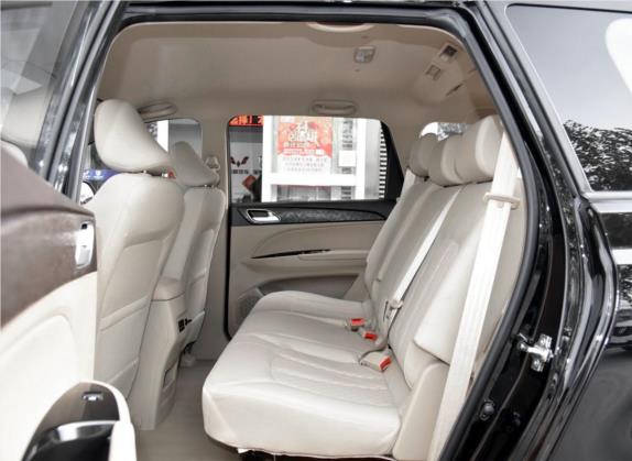 宝骏730 2016款 改款 1.5L 手动标准型 5座 车厢座椅   后排空间