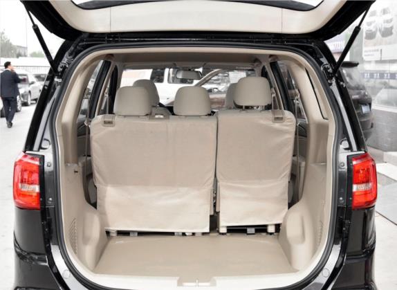 宝骏730 2016款 改款 1.5L 手动标准型 5座 车厢座椅   后备厢