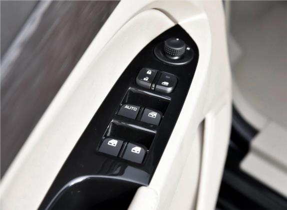 宝骏730 2016款 改款 1.5L 手动标准型 5座 车厢座椅   门窗控制