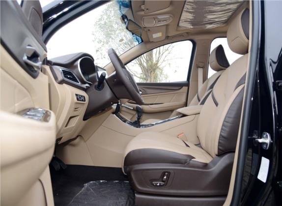 宝骏730 2017款 1.5T 手动豪华型 7座 车厢座椅   前排空间
