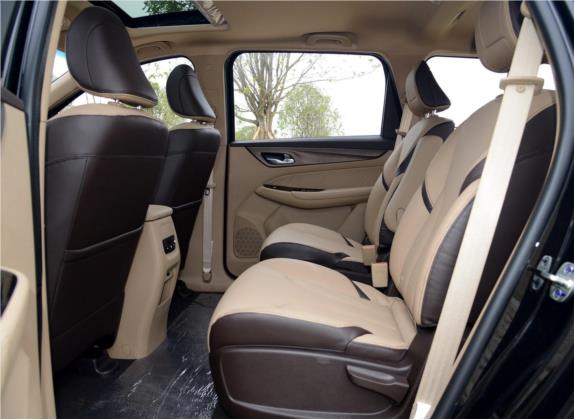 宝骏730 2017款 1.5T 手动豪华型 7座 车厢座椅   后排空间
