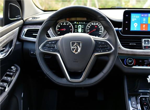 宝骏730 2017款 1.5T DCT旗舰型 7座 国V 中控类   驾驶位