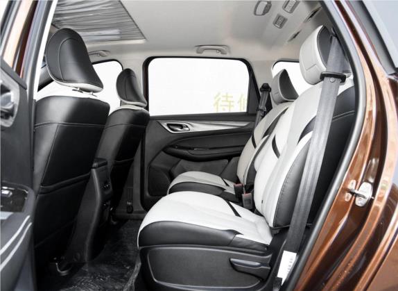 宝骏730 2017款 1.5T DCT风尚型 7座 国V 车厢座椅   后排空间