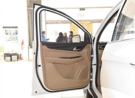 宝骏730 2019款 1.5T 手动轻混版致尚型 7座 国V 车厢座椅   前门板