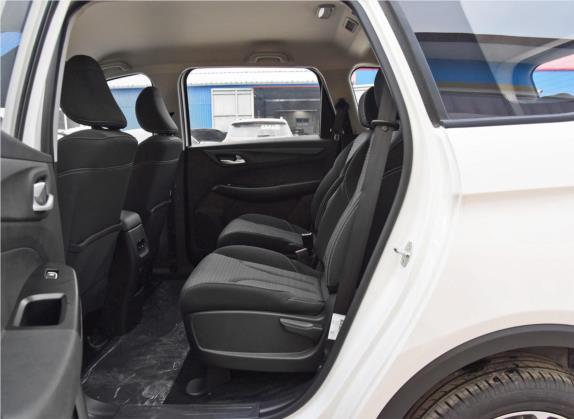 宝骏730 2019款 1.5L 手动时尚型 7座 国V 车厢座椅   后排空间