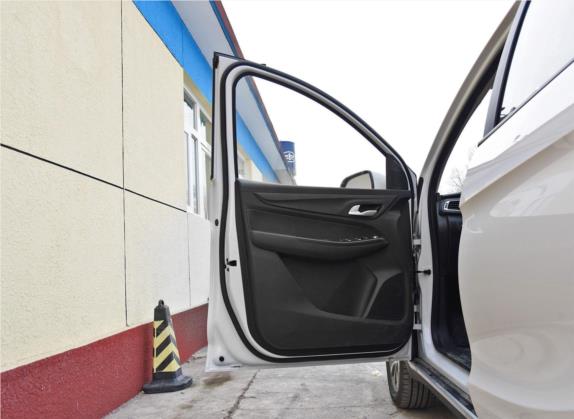宝骏730 2019款 1.5L 手动时尚型 7座 国V 车厢座椅   前门板